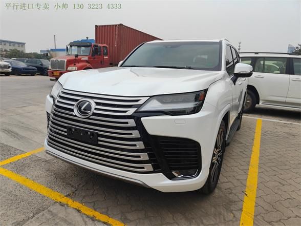 一代陆地巡洋舰lc300基本保持一致,这也是前三代 雷克萨斯lx家族化