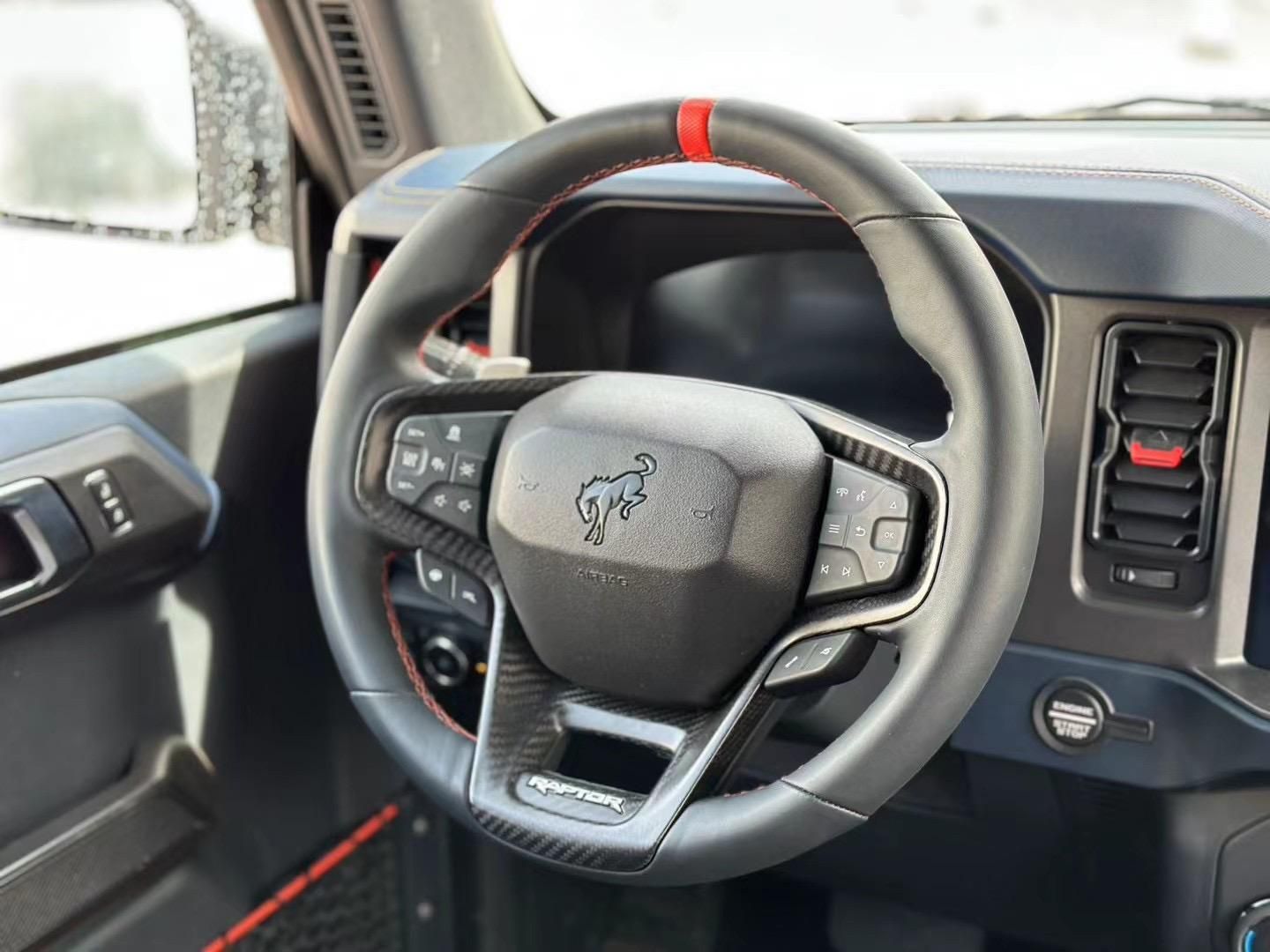 24款加版烈马猛禽版3.0t蓝黑满配天津现车报价120万