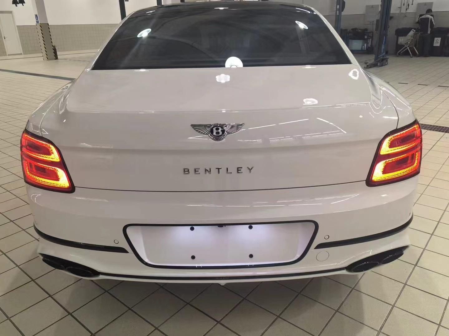 24款宾利飞驰4.0V8港口现车33×含税全国联保