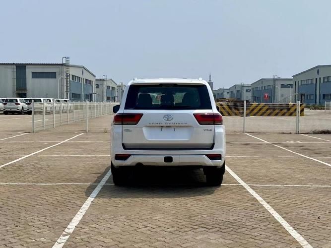 丰田LC300 3.5TT丰田酷路泽3500 VXR最新价格配置简介