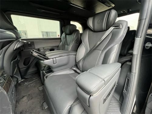 24款雷尔法LM350h七座平行进口本月购车优惠8万起