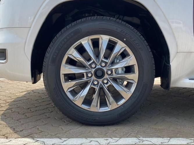 丰田LC300 3.5TT丰田酷路泽3500 VXR最新价格配置简介