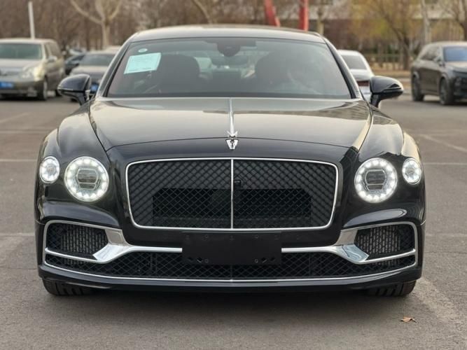 24款宾利飞驰 4.0t v8飞翼"b"字形徽标 五座最新价配置及图片