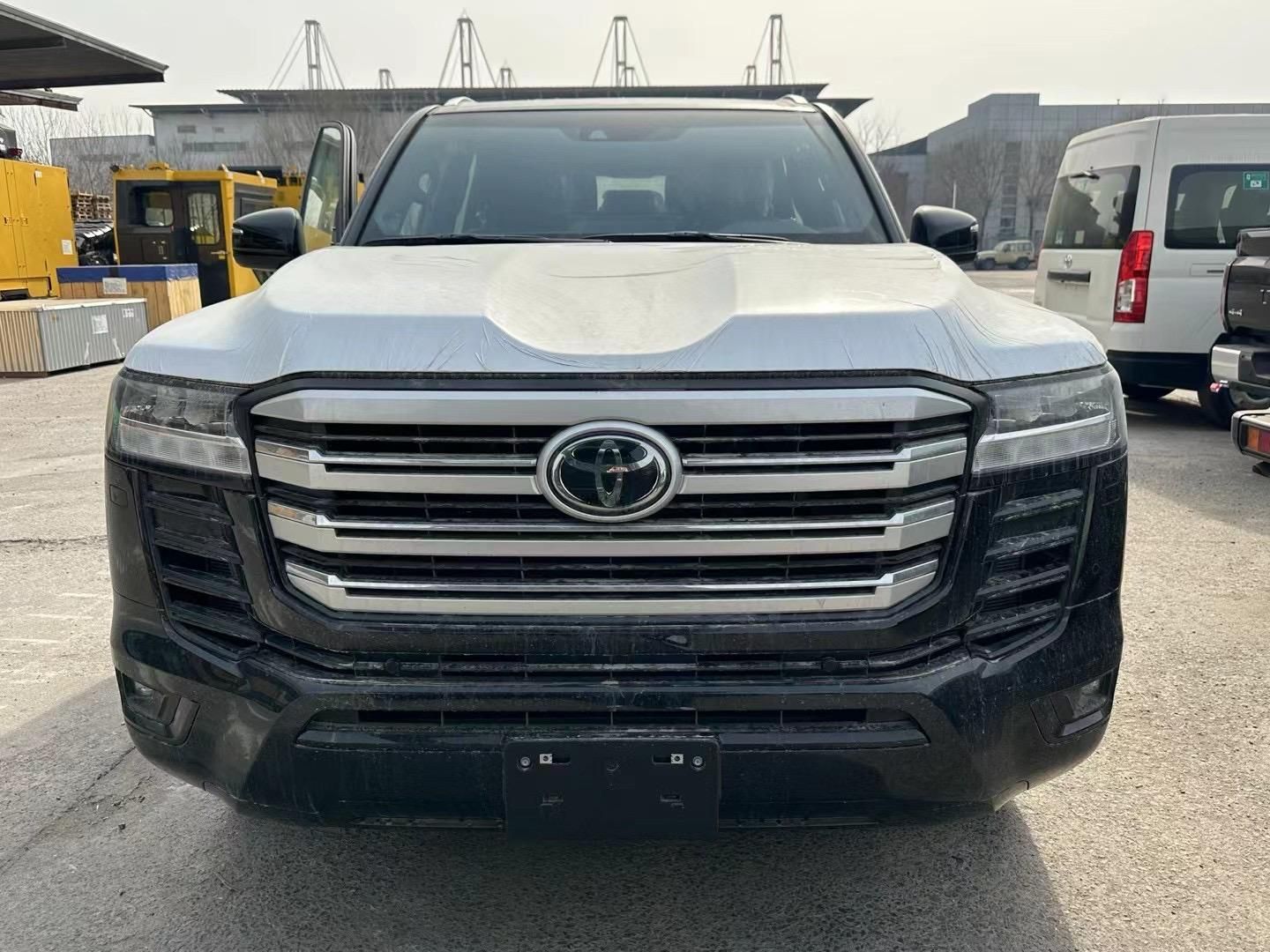 24款丰田lc300科威特版天津港黑色最低售价可分期走全国