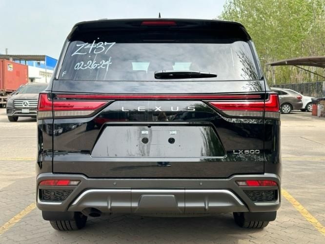 24款雷克萨斯LX600 7座运动版天津现车150余万