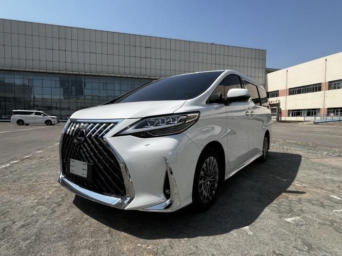 23款雷克萨斯LM350豪华商务七座现车报价170余万