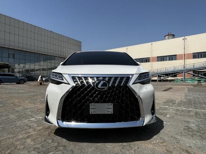 23款雷克萨斯LM350豪华商务七座现车报价170余万