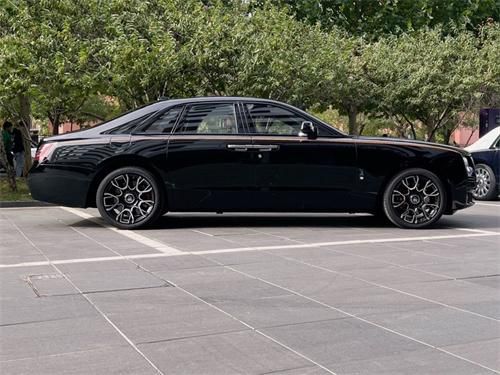24款劳斯莱斯古思特6.7T Black Badge含税本月落地价优惠22万起