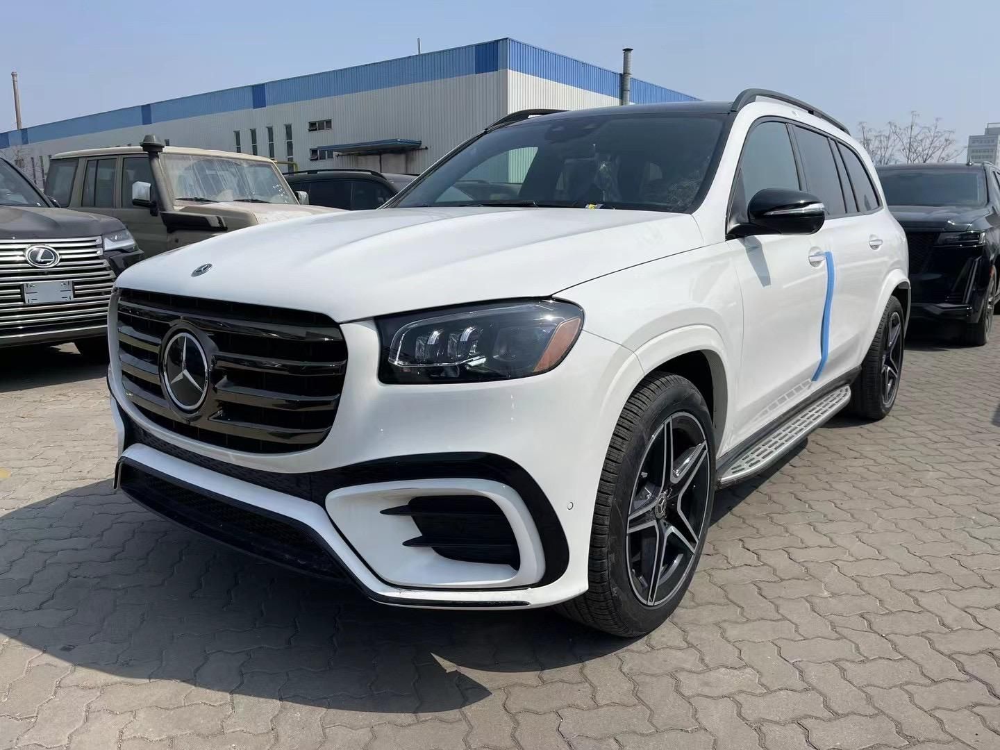 24款奔驰gls450白色天津港现车3.0t全国上牌落户