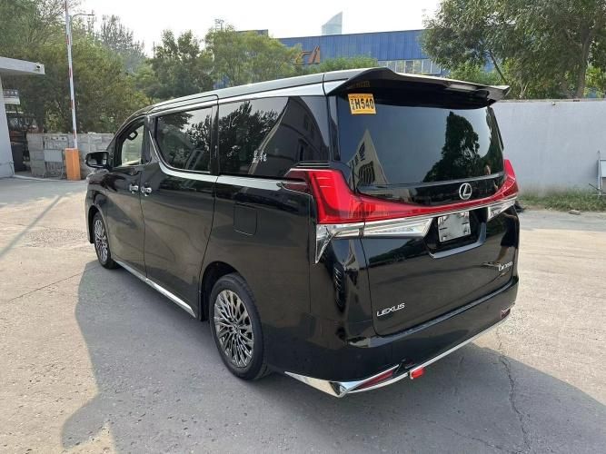 23款雷克萨斯lm350  七座 3.5l v6天津现车优惠20万