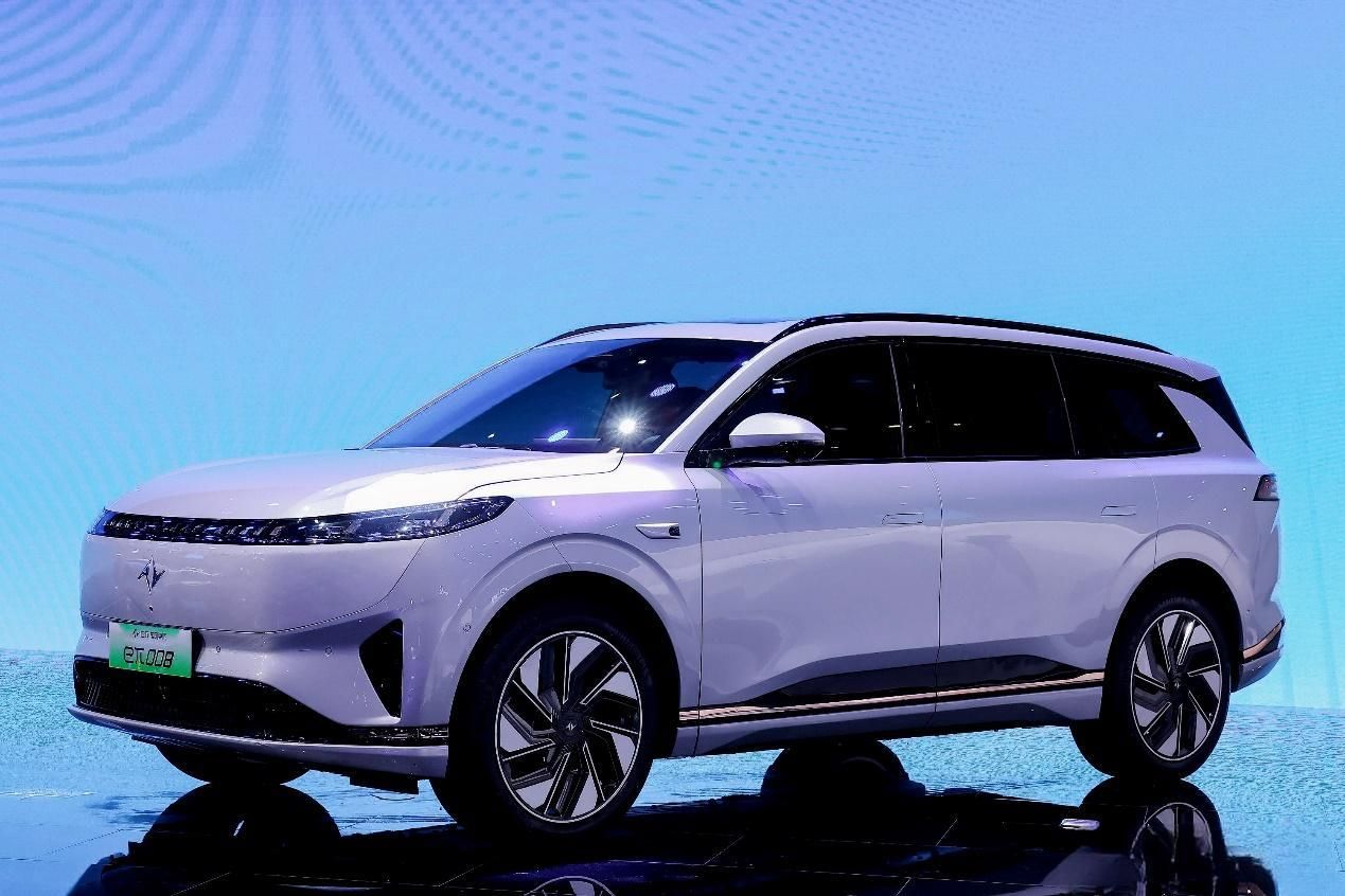 家庭智能大型SUV eπ008预售五小时订单破万