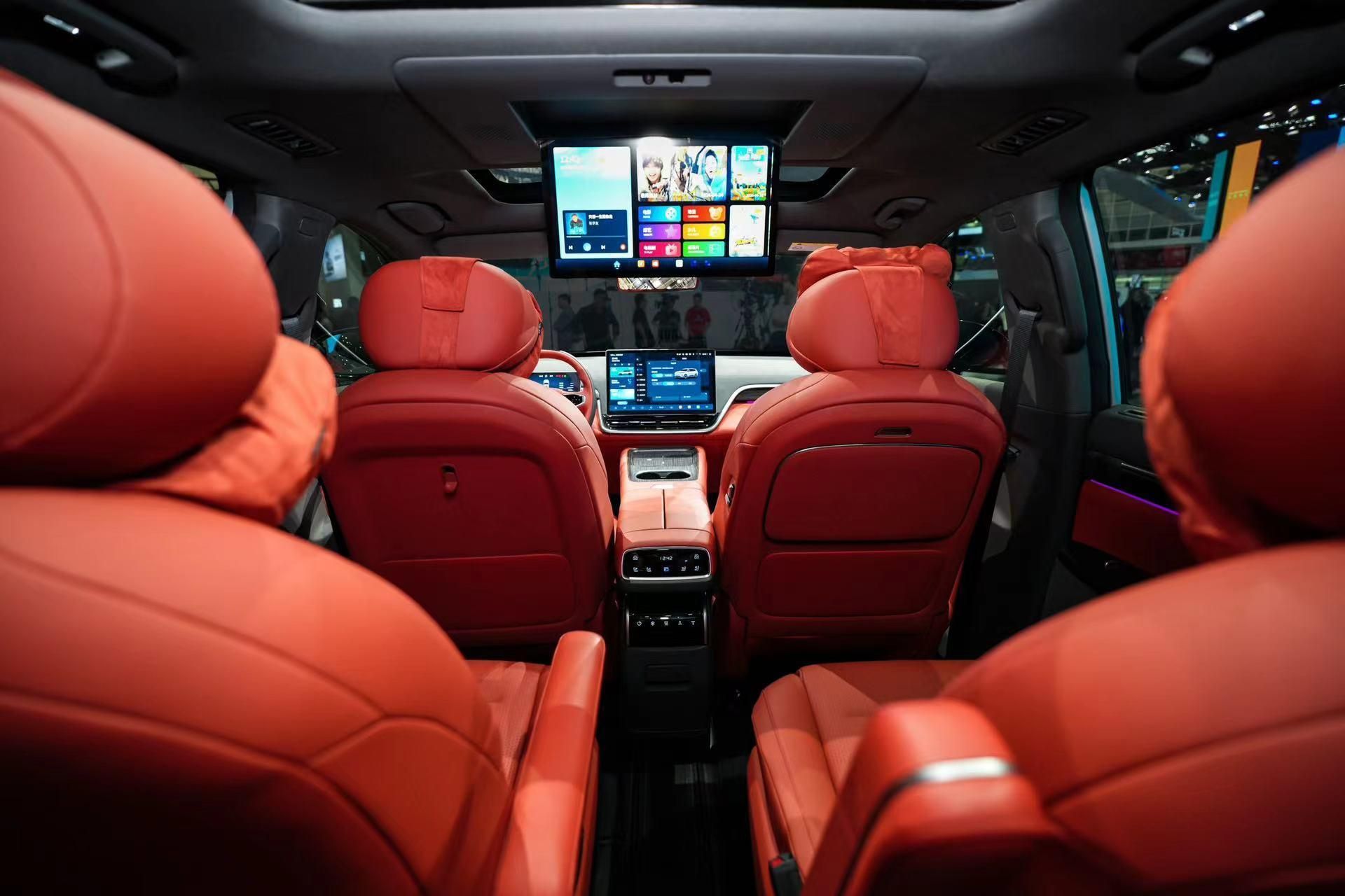 家庭智能大型SUV eπ008预售五小时订单破万