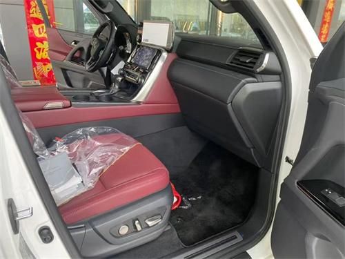 23款中东版雷克萨斯LX600签名版现车价格优惠