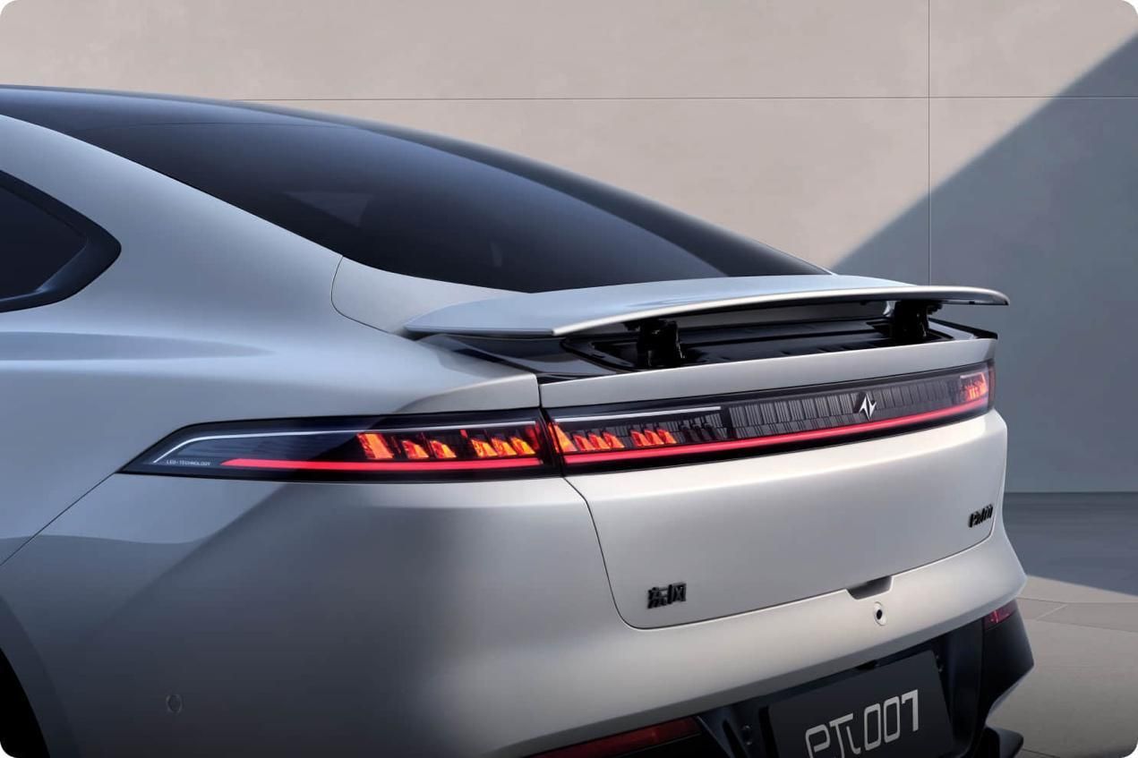 家庭智能大型SUV eπ008预售五小时订单破万