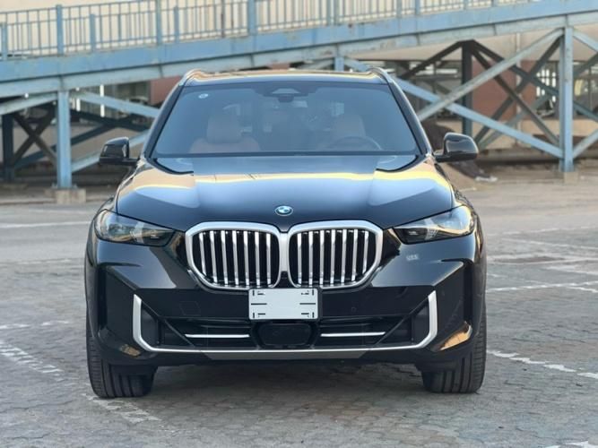 24款进口宝马X5  3.0T加版天津港现车最新报价88万