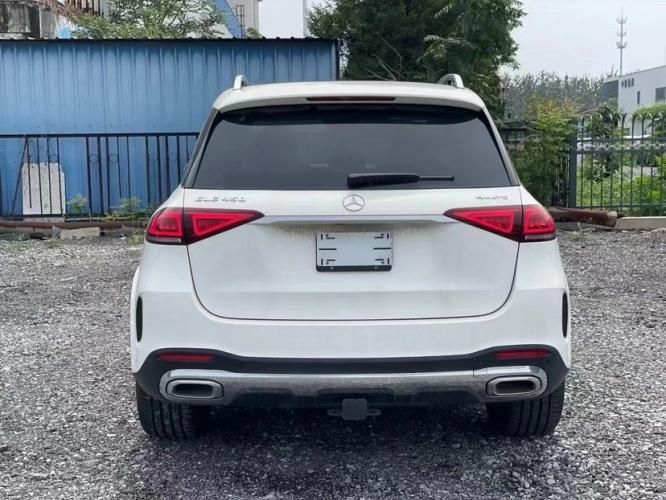 奔驰GLE450  3.0T Sport运动白/黑现车报价74万