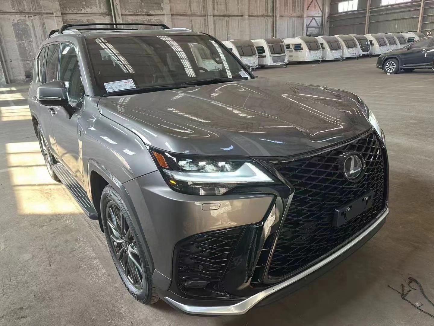 24款雷克萨斯lx600七座运动版灰外红内现车港口直提全国最低售价