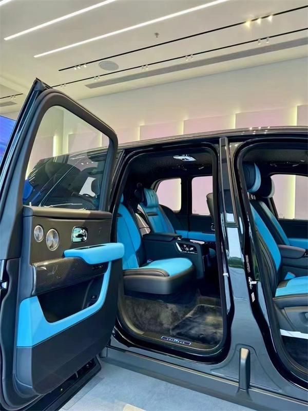 24款劳斯莱斯库里南BB版完美配色底价出