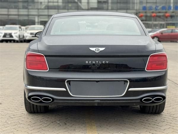 24款宾利飞驰v8配置一览 天津港最低价290万