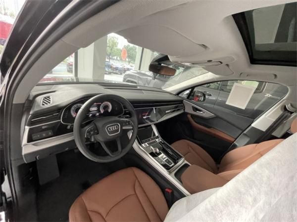 24款奥迪Q7全新升级热卖车型直降10万