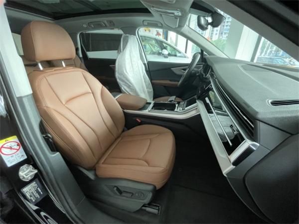 24款奥迪Q7全新升级热卖车型直降10万