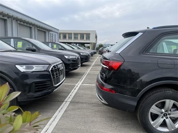 24款奥迪Q7全新升级热卖车型直降10万