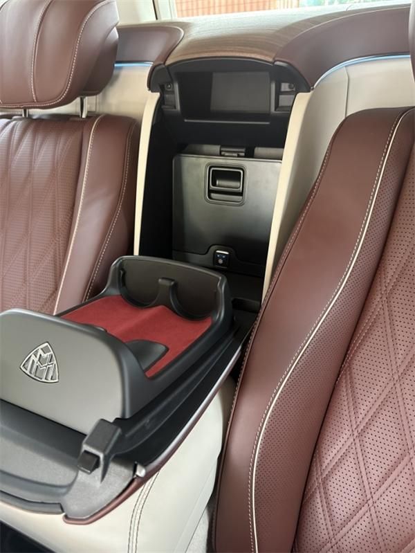 24款奔驰迈巴赫GLS600全新改款现车270万