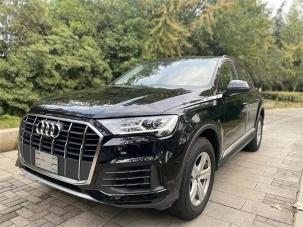 24款奥迪Q7进口2.0T黑棕现车47万