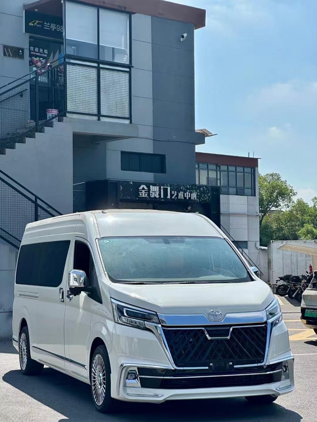丰田大海狮，7座定制版，享受3.5 v6带给您的非凡体验