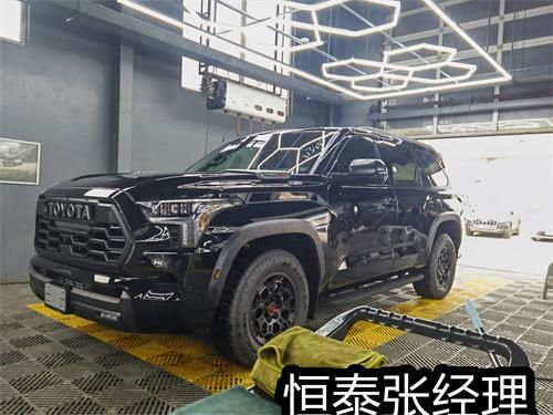 24款丰田红杉四辐式多功能方向盘满足驾驶时想要的操控感
