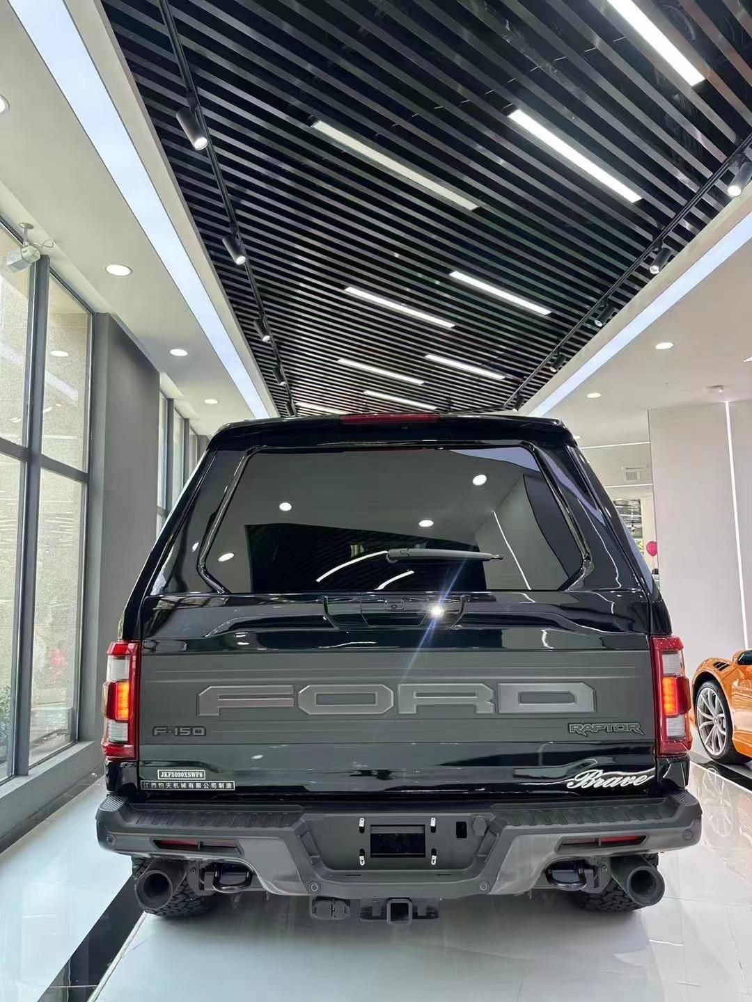 商务与越野于一身的巨无霸SUV，福特勇猛者