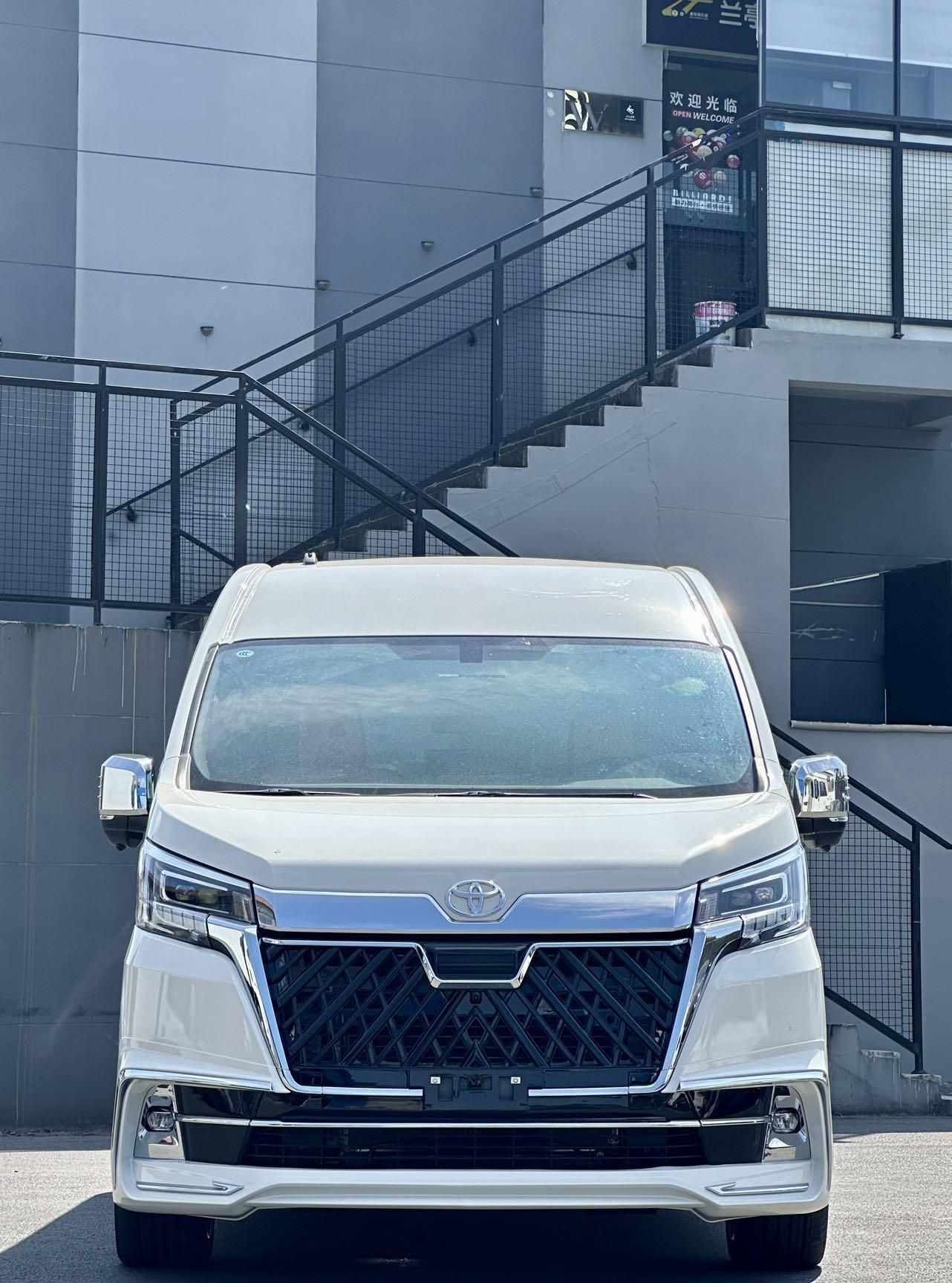 丰田大海狮七座世界之窗版，顶端商务MPV
