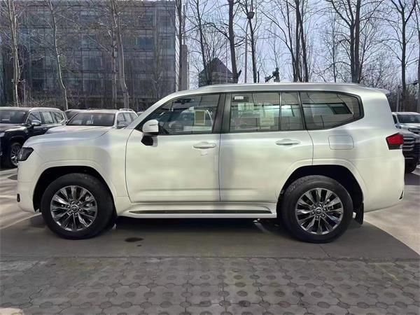 酷路泽 LC300 GXR 也门版震撼登场