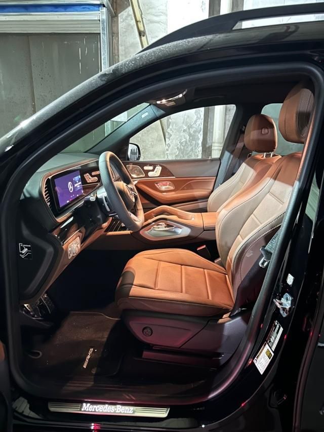 24款奔驰GLS450七座暗夜包美规版落地价115万元