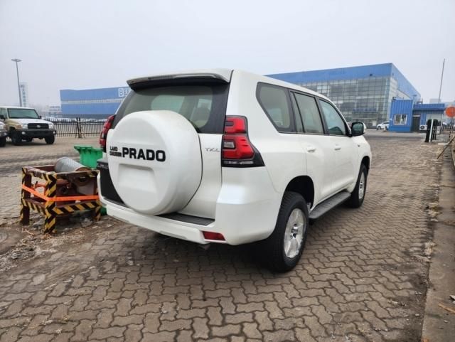 平行进口丰田霸道4000配置颜色内饰详细报价参考