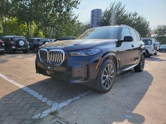 24款宝马X5 3.0T豪华SUV <font color='red'>时尚</font>运动感十足 港口现车73万可分期