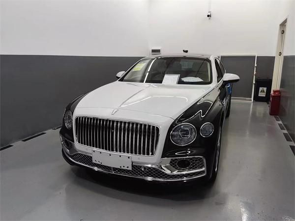 24款中规宾利飞驰V8雅度版 稀缺双色可增可普