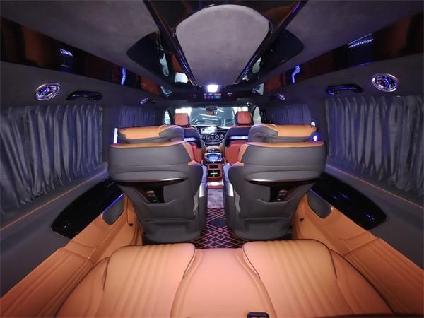 24新款奔驰威霆7座商务车终于出混动版油耗8.42L/100km