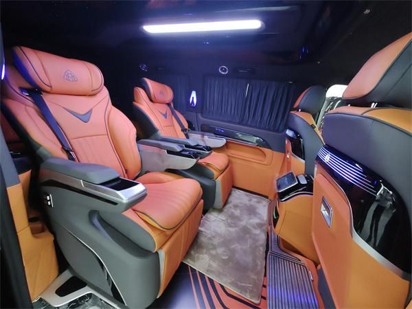 24新款奔驰威霆7座商务车终于出混动版油耗8.42L/100km