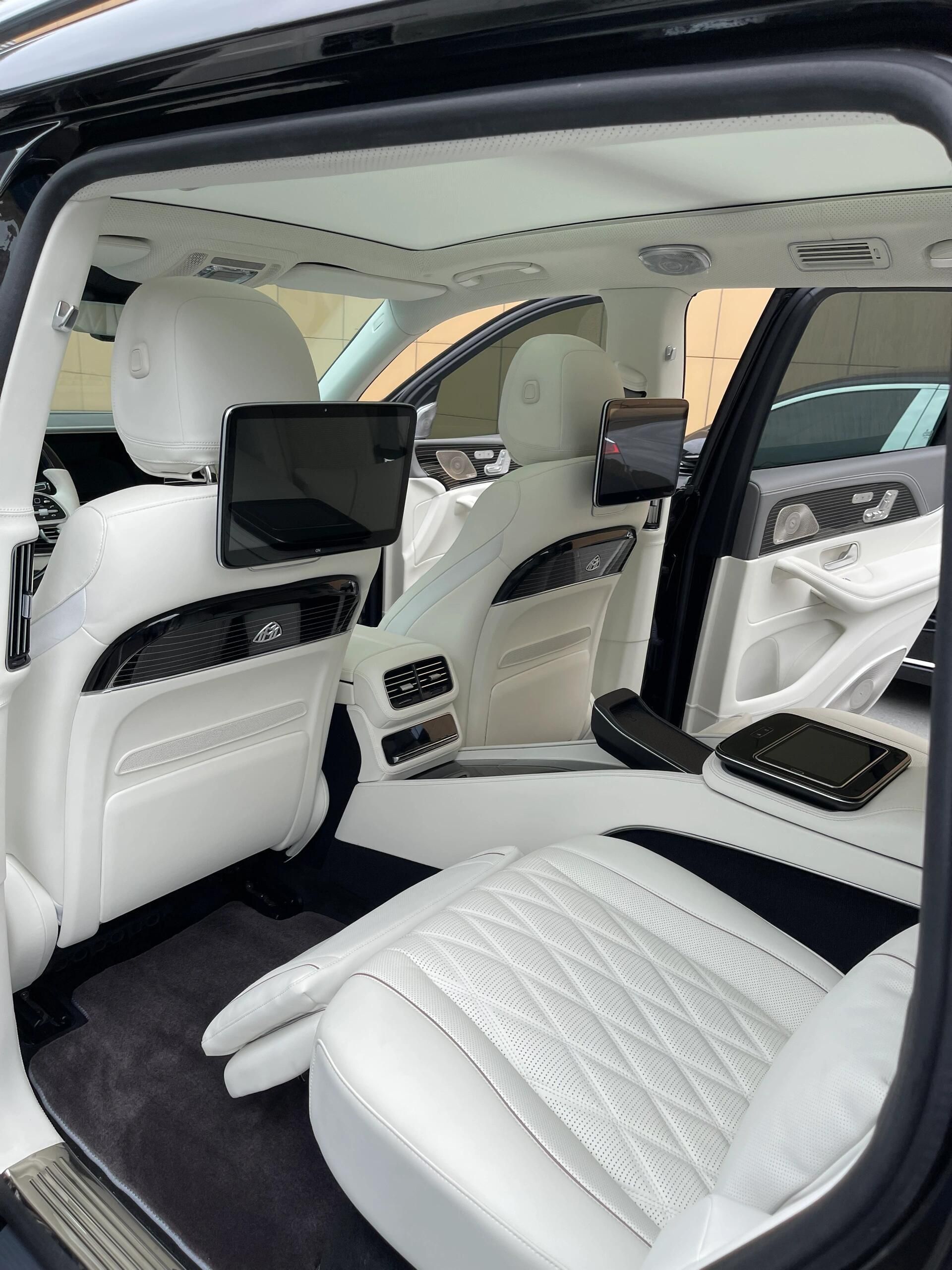 迈巴赫 gls600 2025 款 超燃性能与极致豪华的激情碰撞!