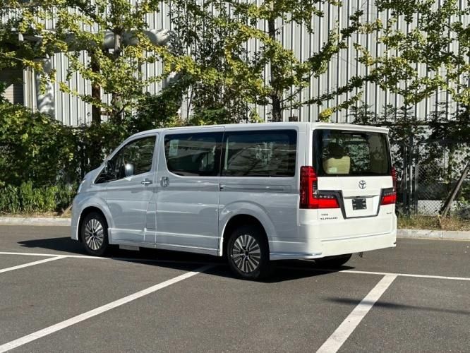 2025款萨尔法Granvia格兰维亚3.5L Premium高级 雷测报价68.8万