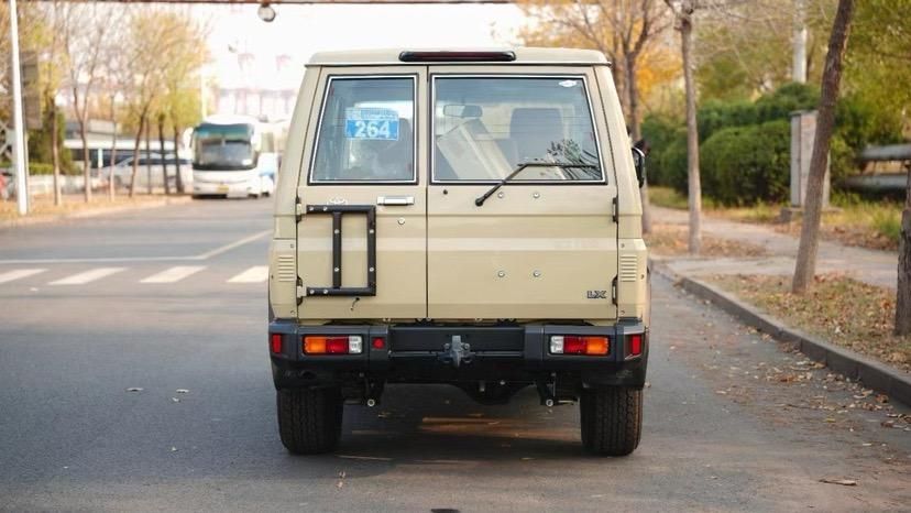 2024款中东版丰田酷路泽LC71 2.8T柴油 自动 最新报价配置解析