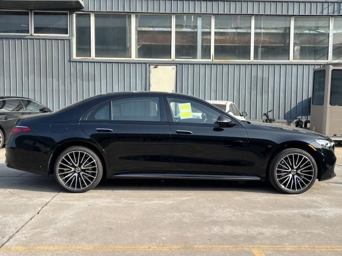2024款美规奔驰S500 四驱 长轴 黑车黑内现车125万谈