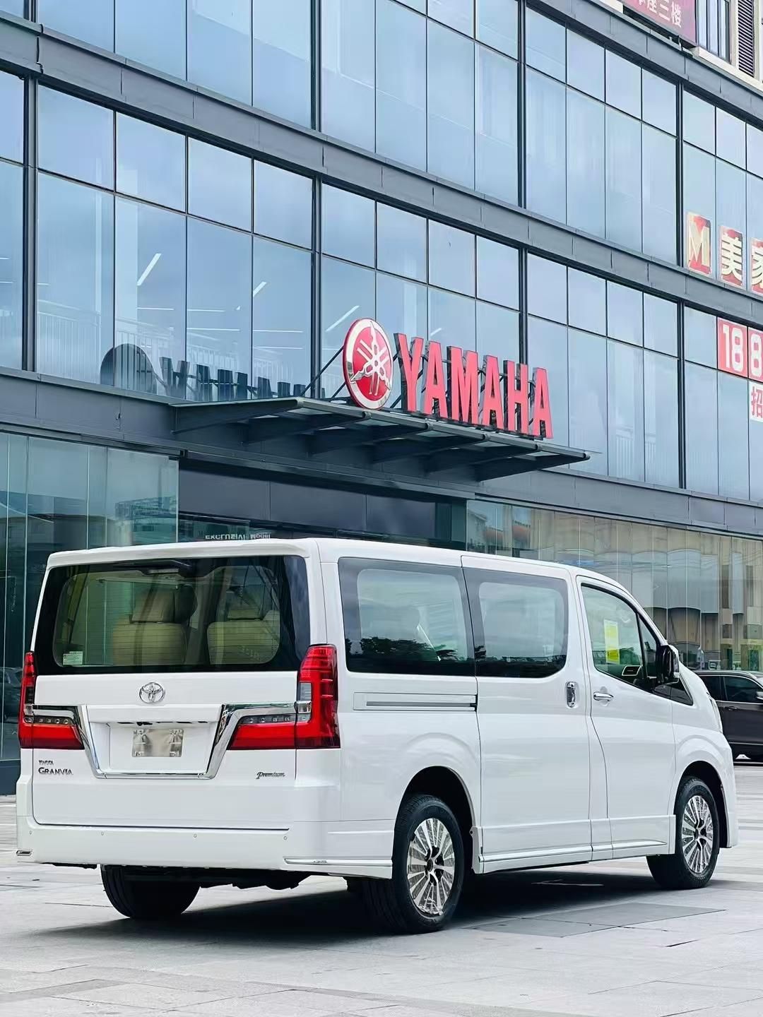 Granvia格兰维亚 23款 3.5L Premium高级  6座 MPV
