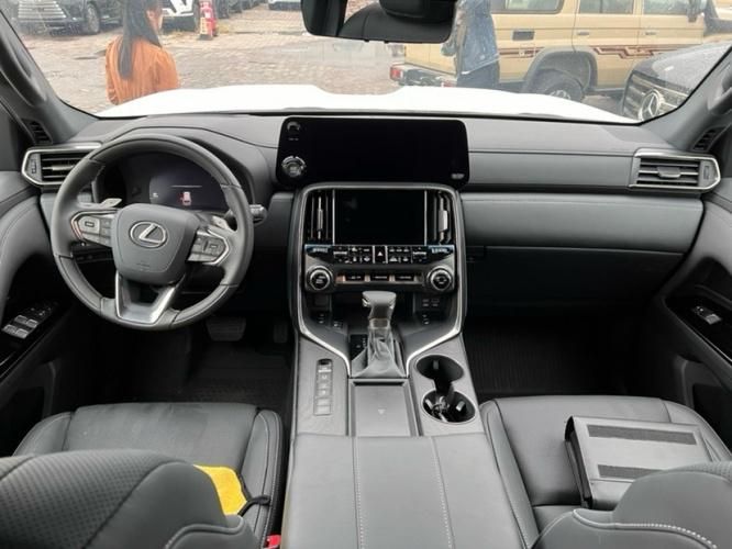 2024加版款雷克萨斯LX600  7座 Luxury豪华白/黑配置解析