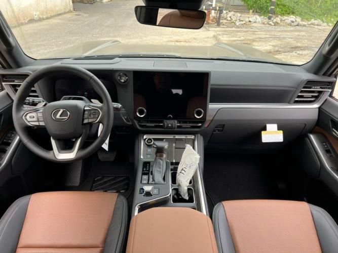 2024款美版雷克萨斯GX550 3.4T V6 七座 Premium+高级+黑/棕