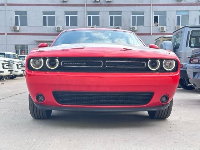 2023款加版道奇挑战者3.6 V8 SX 黑色灰色芒果橙酒红报价44.8万