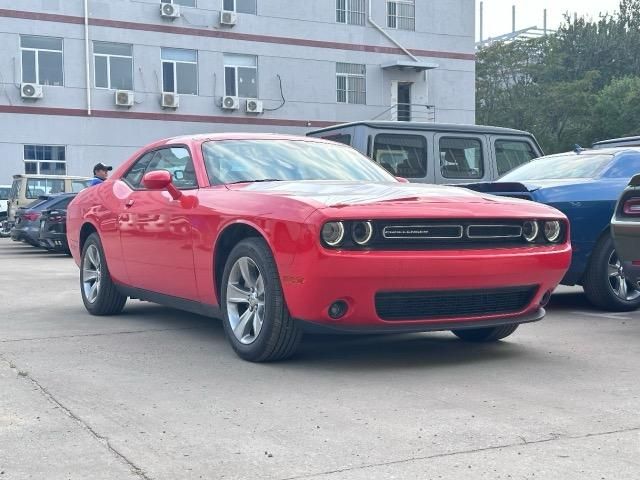 2023款加版道奇挑战者3.6 V8 SX 黑色灰色芒果橙酒红报价44.8万
