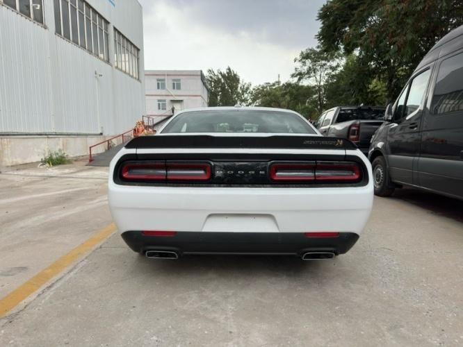 2023款加版挑战者6.4L 手动 392 Widebody宽体白/红158万谈