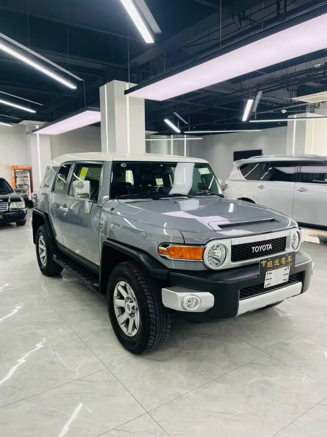 FJ 酷路泽  沙漠王子 金典复古SUV 